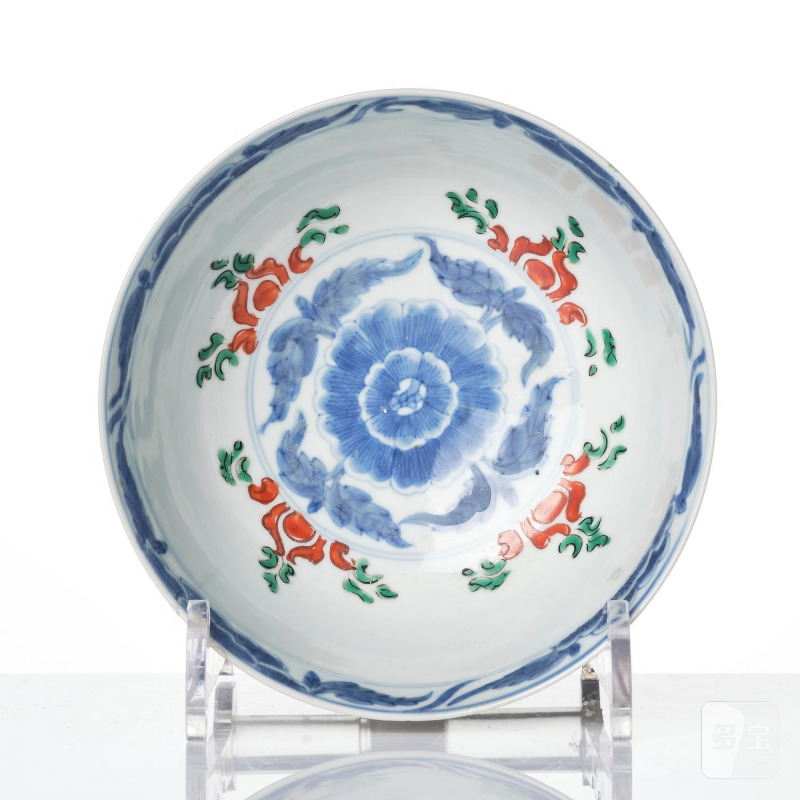 A famille verte bowl and a dish, - 图9